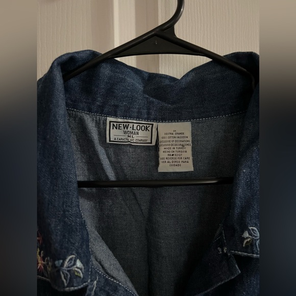 New Look Woman Denim Button Down 🔥 - Picture 6 of 6